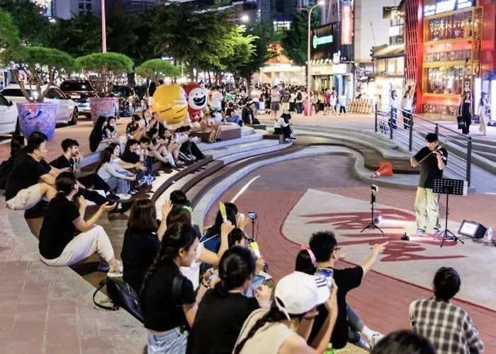 Hongdae 5 Minutes, Sangsu Station 2 Minutes, Maximum 6 People, 3 Queen Beds, Free Luggage Storage * Seúl
