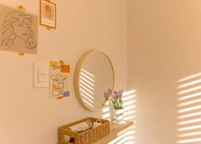 Apartamento Hongdae 5 Minutes, Sangsu Station 2 Minutes, Maximum 6 People, 3 Queen Beds, Free Luggage Storage Seúl