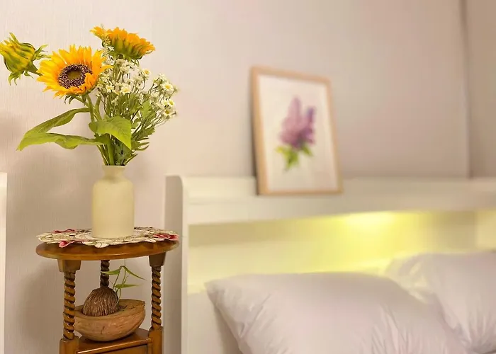 Hongdae 5 Minutes, Sangsu Station 2 Minutes, Maximum 6 People, 3 Queen Beds, Free Luggage Storage Apartamento