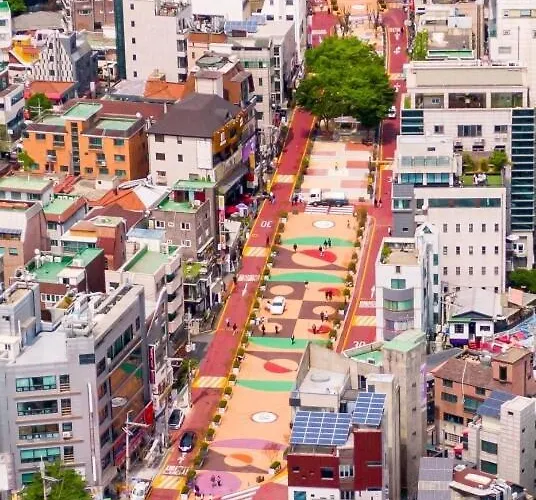 Apartamento Hongdae 5 Minutes, Sangsu Station 2 Minutes, Maximum 6 People, 3 Queen Beds, Free Luggage Storage Seúl