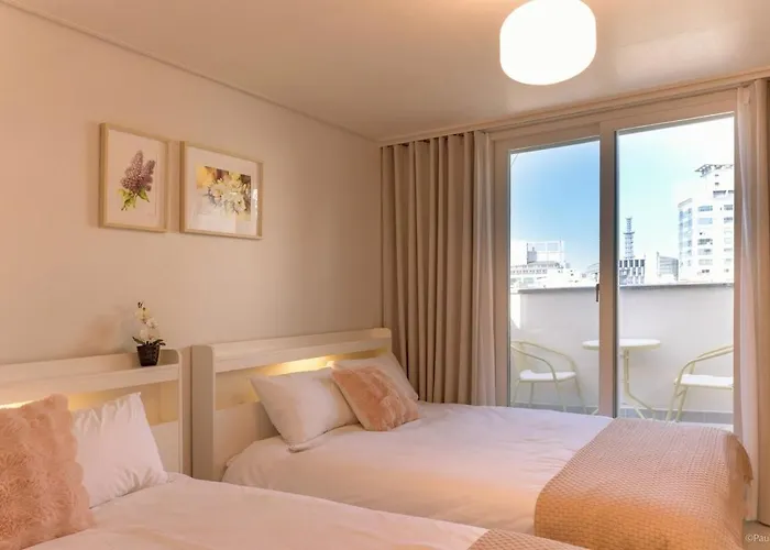 Apartamento Hongdae 5 Minutes, Sangsu Station 2 Minutes, Maximum 6 People, 3 Queen Beds, Free Luggage Storage