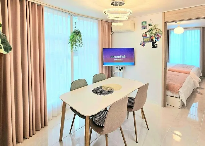 Hongdae 5 Minutes, Sangsu Station 2 Minutes, Maximum 6 People, 3 Queen Beds, Free Luggage Storage Apartamento
