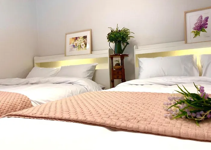 Hongdae 5 Minutes, Sangsu Station 2 Minutes, Maximum 6 People, 3 Queen Beds, Free Luggage Storage Apartamento Seúl