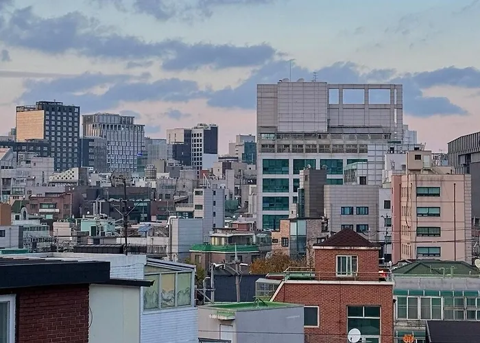 Apartamento Hongdae 5 Minutes, Sangsu Station 2 Minutes, Maximum 6 People, 3 Queen Beds, Free Luggage Storage