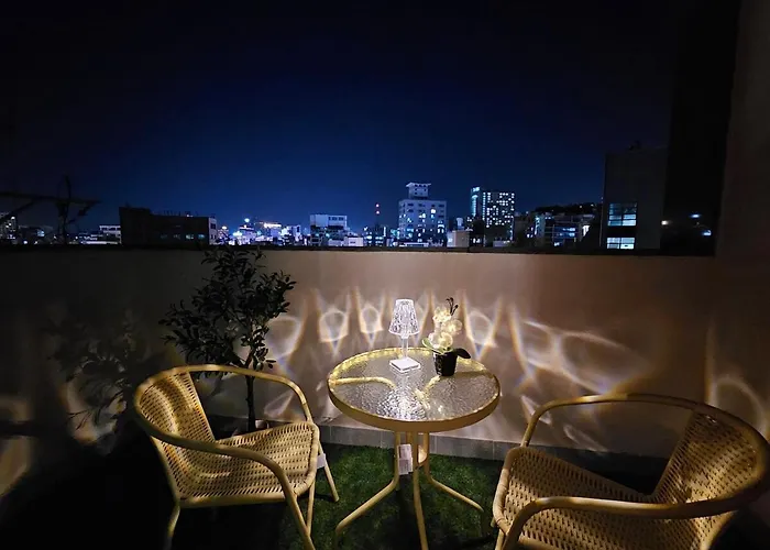 Hongdae 5 Minutes, Sangsu Station 2 Minutes, Maximum 6 People, 3 Queen Beds, Free Luggage Storage Apartamento