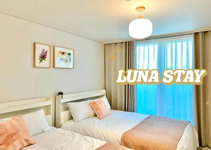 Hongdae 5 Minutes, Sangsu Station 2 Minutes, Maximum 6 People, 3 Queen Beds, Free Luggage Storage Apartamento *