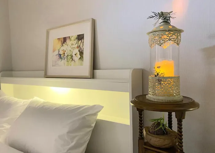 Apartamento Hongdae 5 Minutes, Sangsu Station 2 Minutes, Maximum 6 People, 3 Queen Beds, Free Luggage Storage Seúl