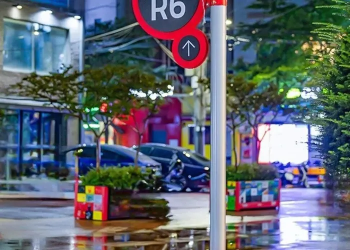 Hongdae 5 Minutes, Sangsu Station 2 Minutes, Maximum 6 People, 3 Queen Beds, Free Luggage Storage *